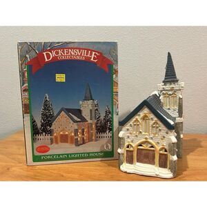 Vintage Dickensville Collectible Porcelanin Lighted House Church with Box